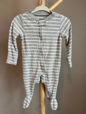 ⭐️⭐️PICK 5 / $20 Carter's Gray & White Striped Baby One-Piece Footed Pajamas 3M